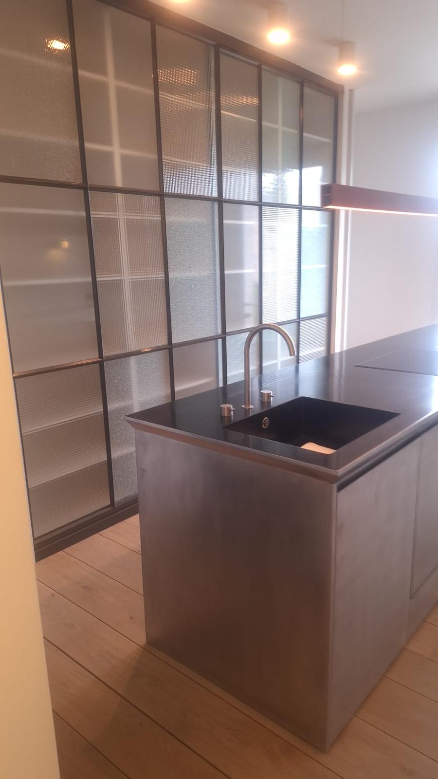 Cuisine inox, verrière d'atelier